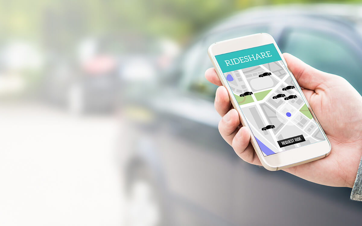 Smartphone mit App für Carsharing