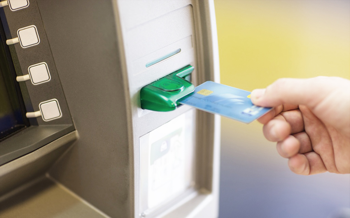Geld abheben an Automaten der Cash Group