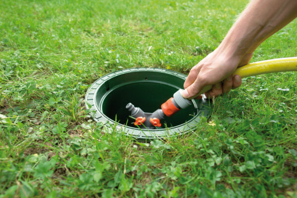 <p>Vorsorge für den nächsten Hitze-Sommer: Regenwasser aus der Zisterne<br> Bild Nr. 6252, Quelle: Otto GRAF GmbH/BHW Bausparkasse</p>