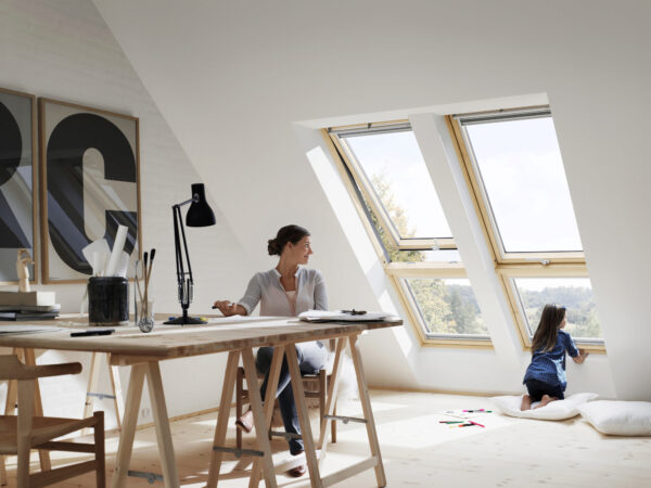 <p>Schöne Aussichten: Durch große Dachfenster fällt extra viel Licht ins Homeoffice<br> Bild Nr. 6358, Quelle: Velux/BHW Bausparkasse</p>