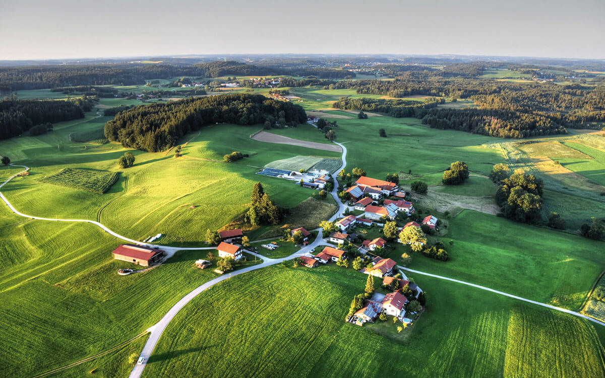 Aussichtsreiche Land-Lage: frische Luft und viel Bewegungsfreiheit