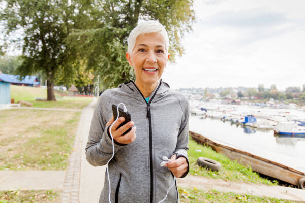 <p>Solange man fit ist, sollte man wichtige Angelegenheiten regeln und Vollmachten für eine Vertrauensperson ausstellen<br> Bild Nr. 1558, Quelle: Postbank<br> © Mitar Gavric</p>