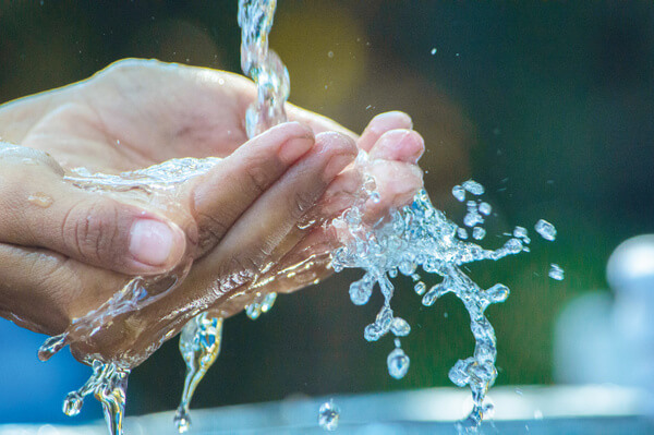 Trinkwasser ist kostbar. Brauchwasseranlagen reduzieren seinen Verbrauch erheblich