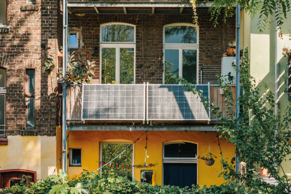 Photovoltaik am Haus - moderne Technik schafft Preisvorteile | Bild Nr. 6480, Quelle: Yuma GmbH / Martin Scherag / BHW Bausparkasse