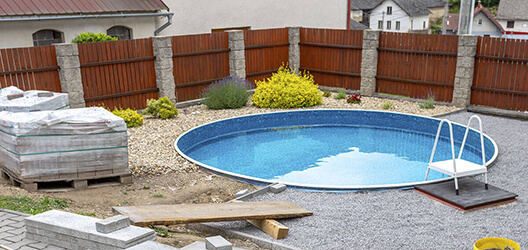 Poolbau-Kosten für privaten Badespaß – erfrischend günstig?