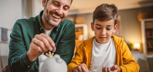 Geld sparen und anlegen für Kinder – aber richtig