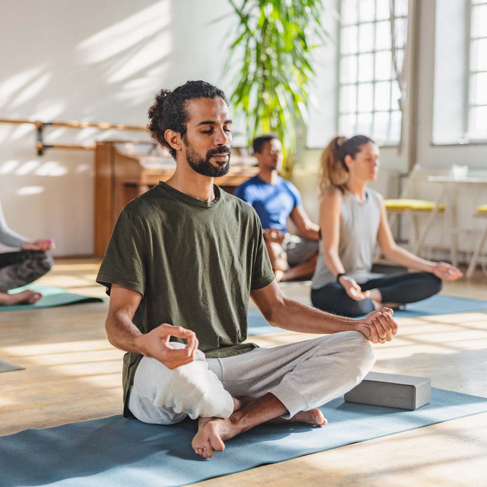 Eigenes Yogastudio eröffnen – lokal oder digital?